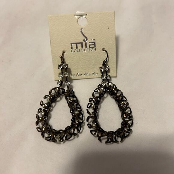 NWT Mai collection Tear Drop metal and rhinestone earrings hook earrings - Picture 2 of 9